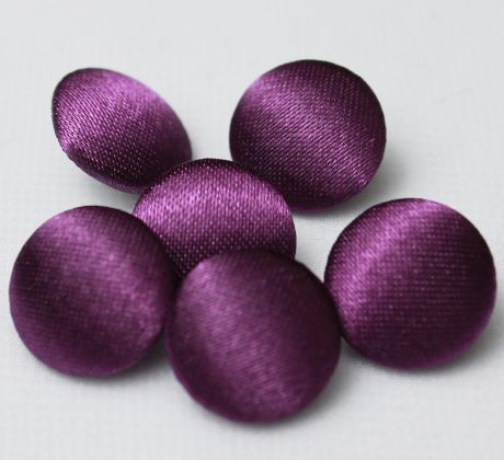 gombíky obtiahnuté saténom - fialové